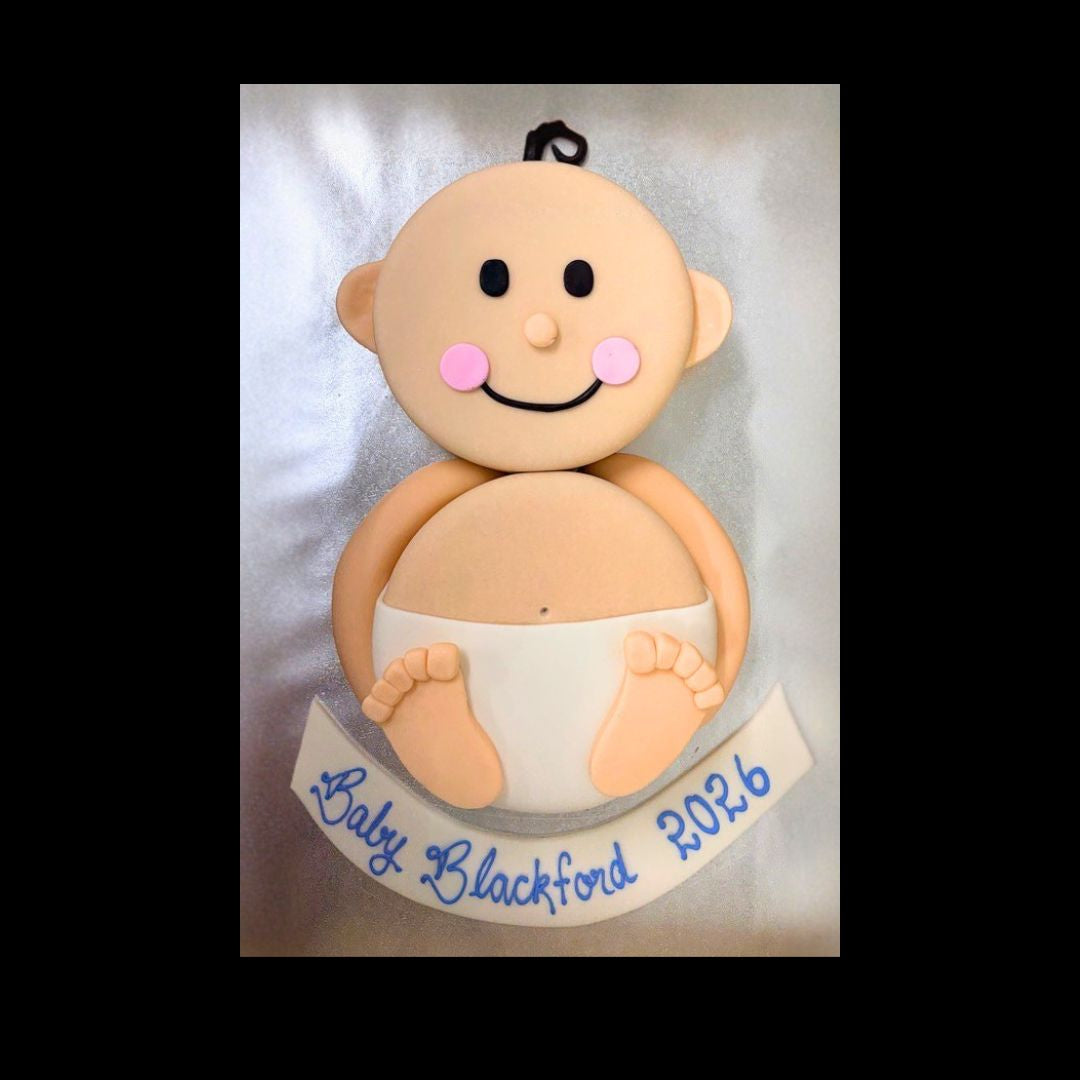 Baby-themed cake 